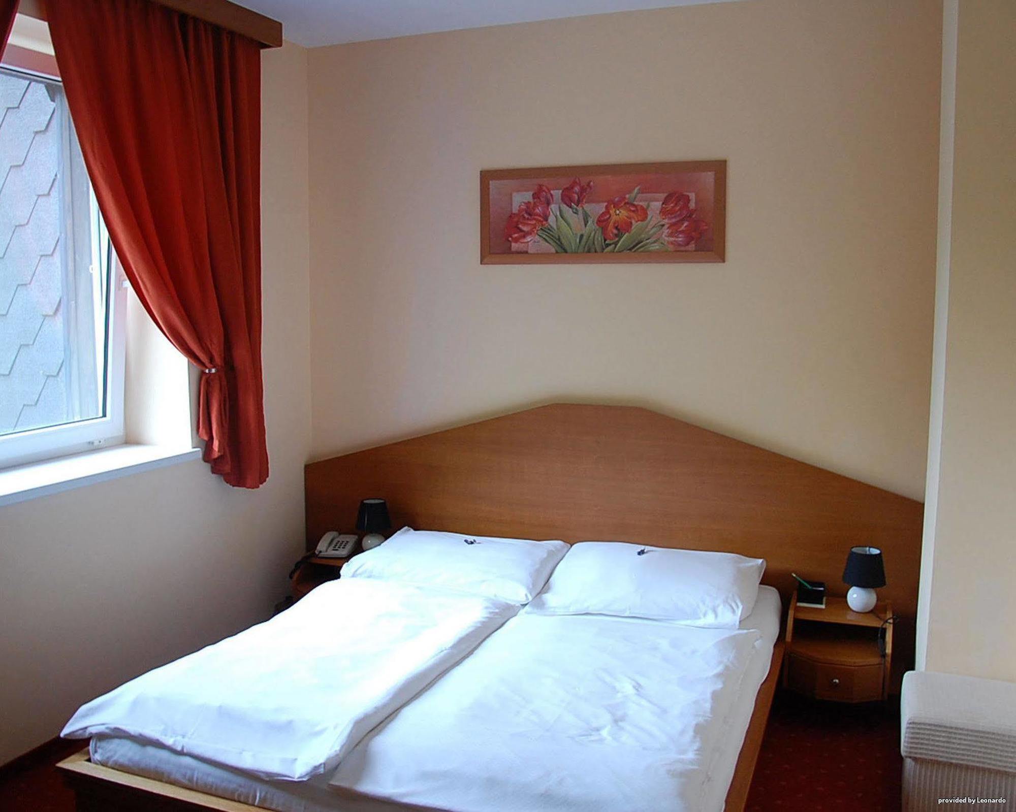 Hotel West Bratislava Rum bild